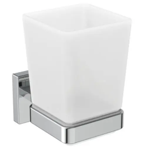 Mundglas von Ideal Standard, quadratisches, transparentes Design mit hochwertigem Chrom-Halter. An der Wand montiert, ideal für Badezimmer oder Waschraum.